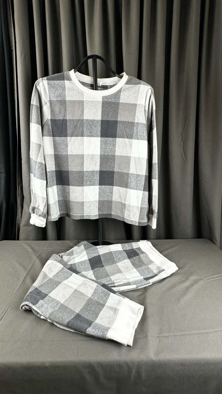 Old Navy Buffalo Plaid Pajama Set Size XL Gray White Thermal